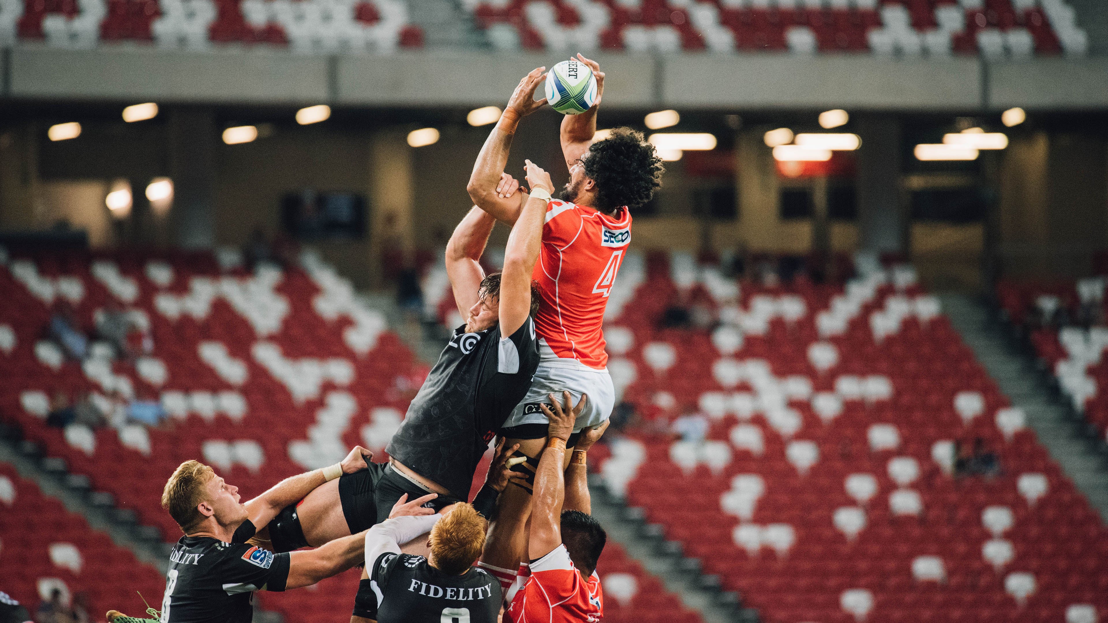 佩雷兹点燃赛场，迈凯伦完胜法拉利，一场定义时代的胜利